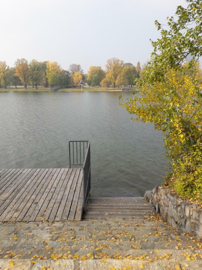 Bungalow At Lake Alte Donau Vienna Exterior photo
